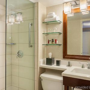 King Room Mobility or hearing accessible